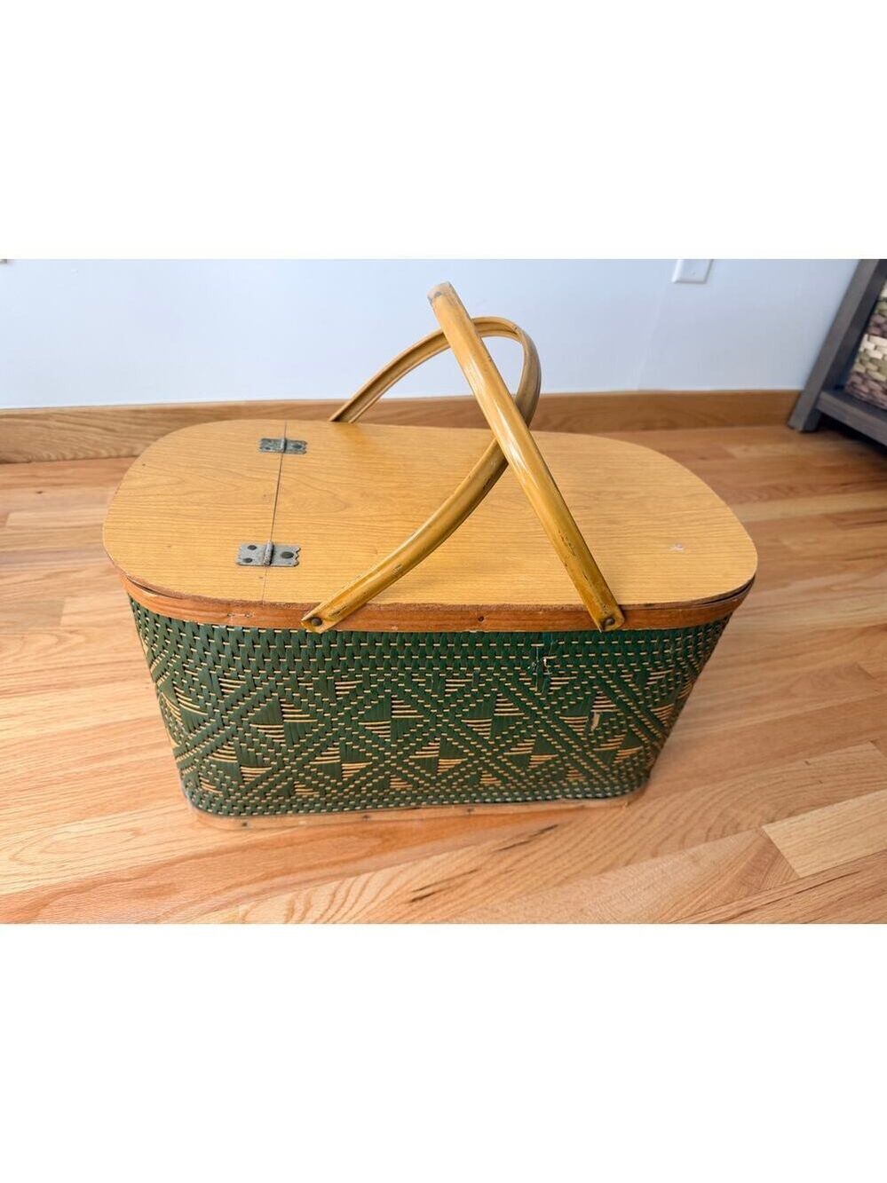 Vintage Hawkeye Picnic Basket w/Utensils